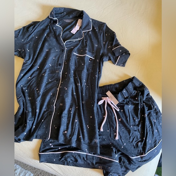 Victoria's Secret Other - Victoria's Secret Charcoal Heart Pajama Top